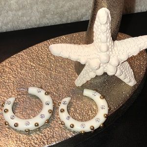 NEW Adrienne Arpel White, Gold & Crystal Hoops